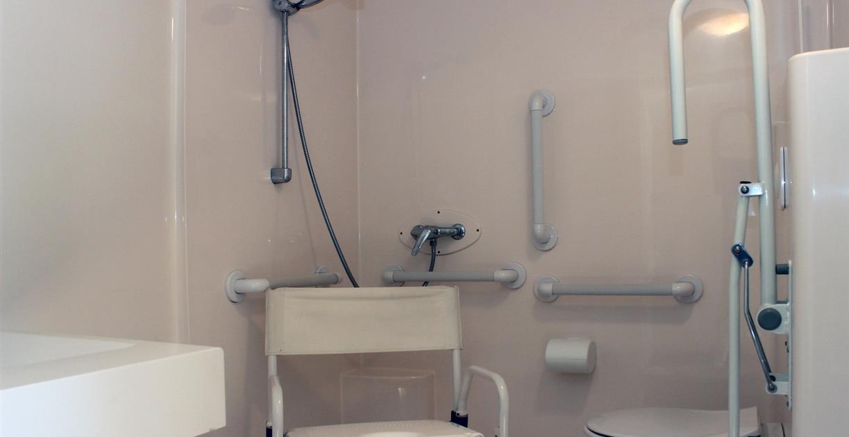 Salle de douche à l'italienne, PMR - Mobil home PMR Camping de la vée